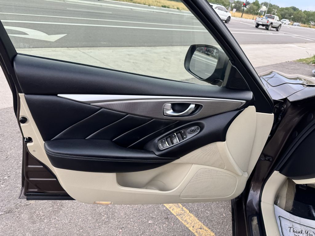 2015 INFINITI Q50 Image 15