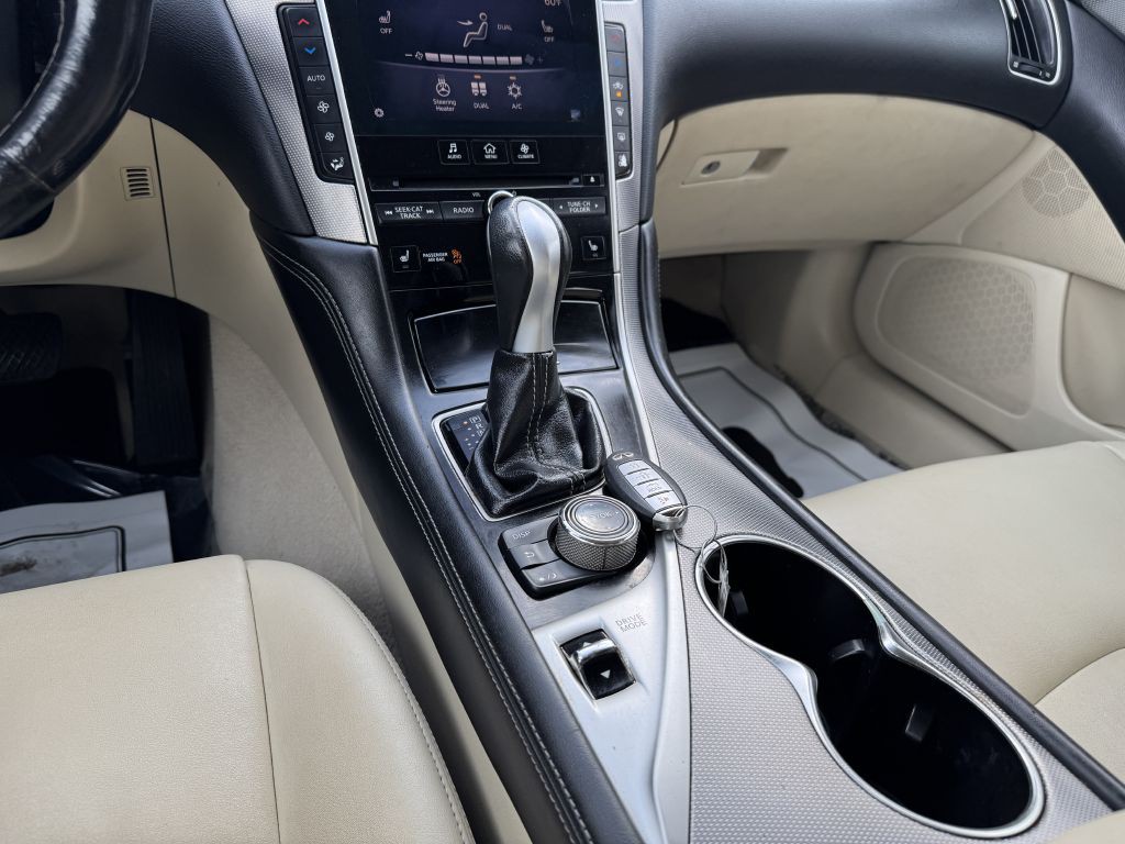 2015 INFINITI Q50 Image 20