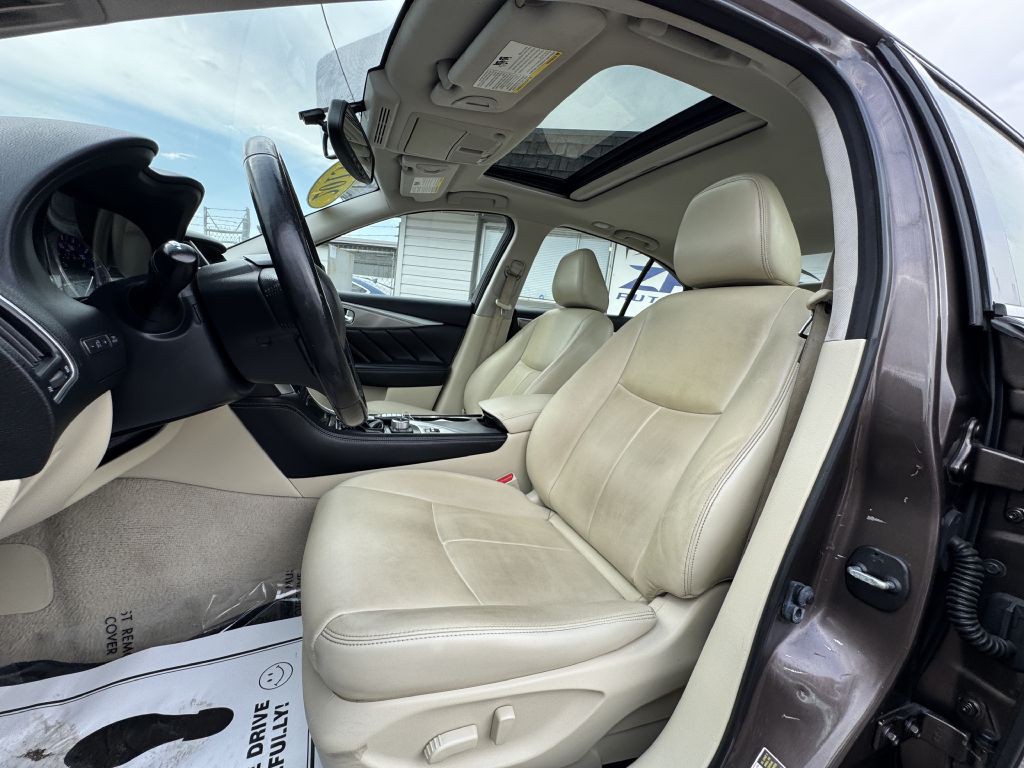 2015 INFINITI Q50 Image 27