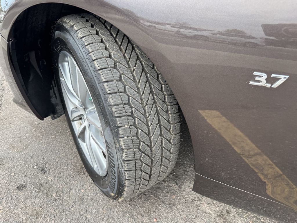 2015 INFINITI Q50 Image 31