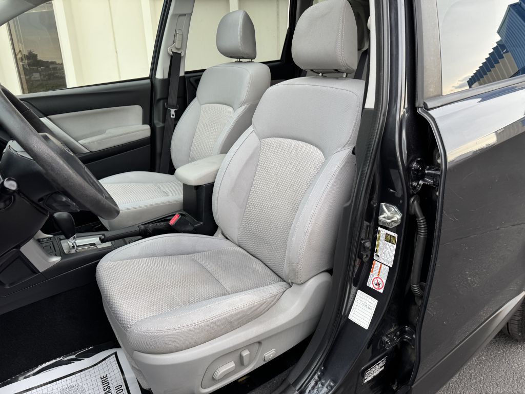 2015 Subaru Forester Image 12