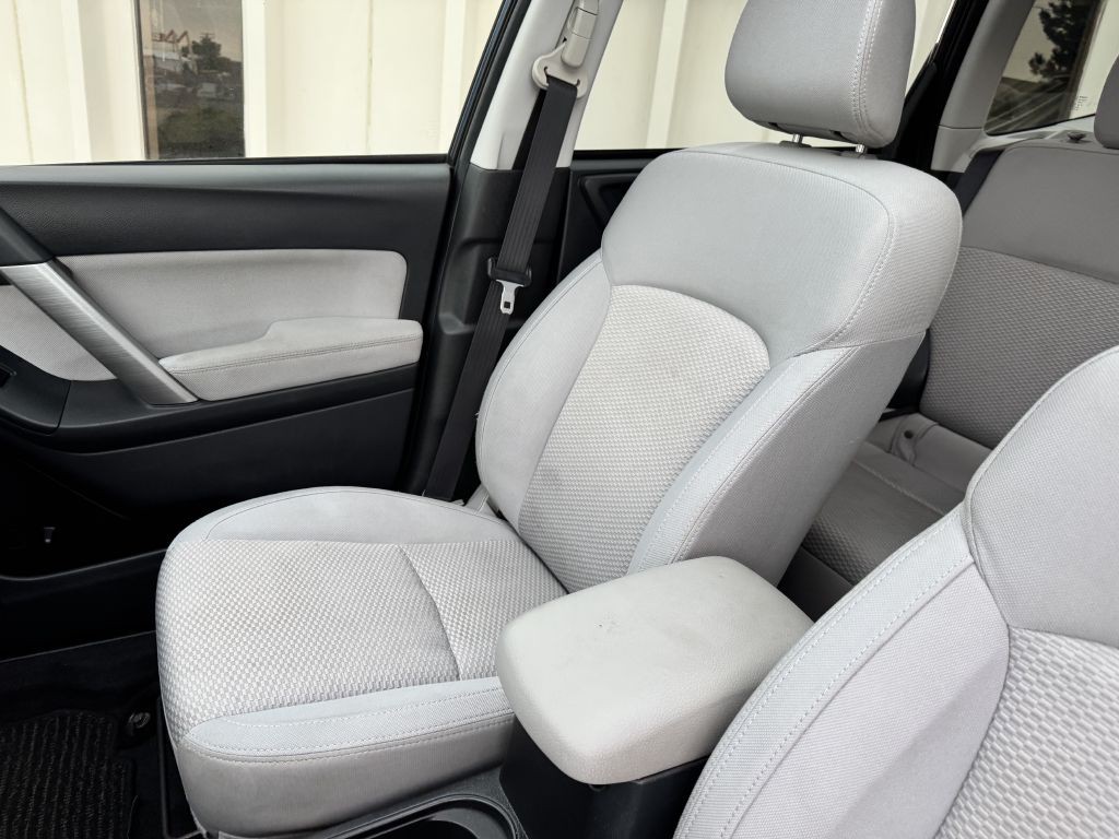 2015 Subaru Forester Image 13