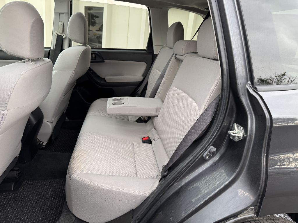 2015 Subaru Forester Image 17