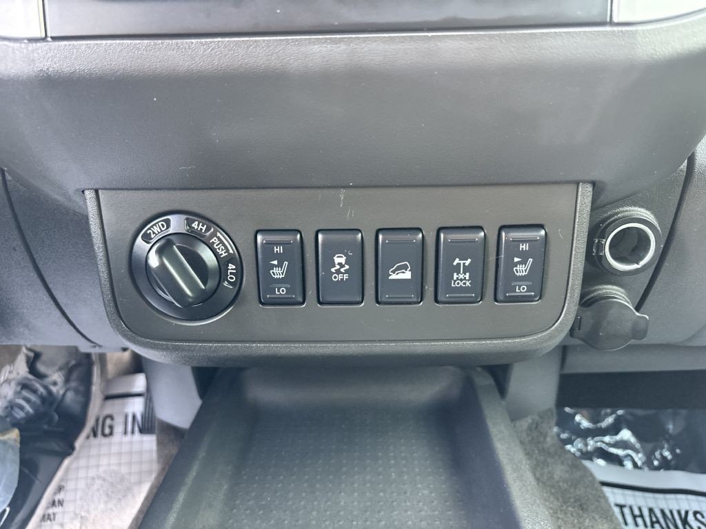 2015 Nissan Xterra Image 25