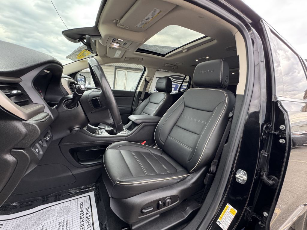 2021 GMC Acadia Image 16