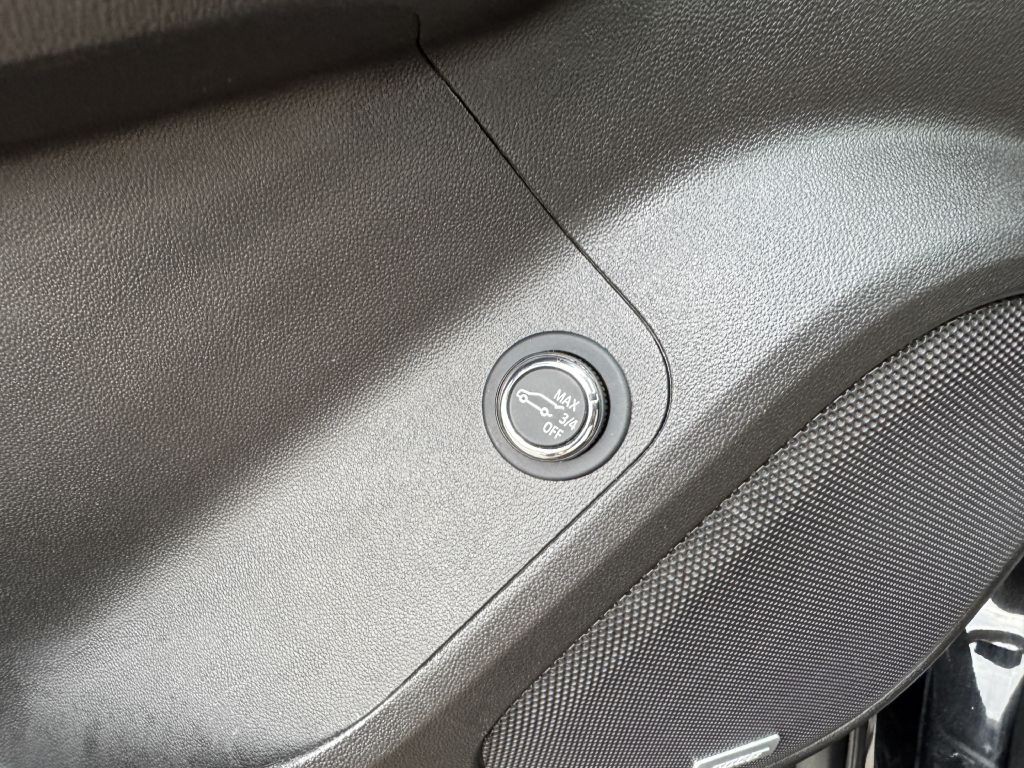 2021 GMC Acadia Image 28
