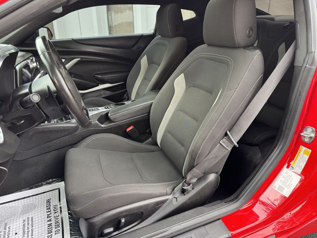 2019 Chevrolet Camaro Image 12