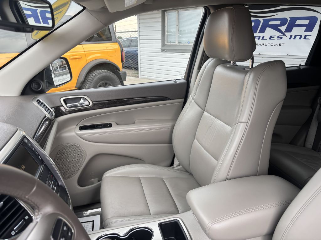 2011 Jeep Grand Cherokee Image 13