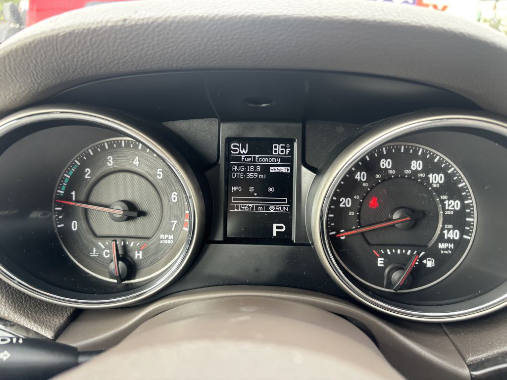 2011 Jeep Grand Cherokee Image 21