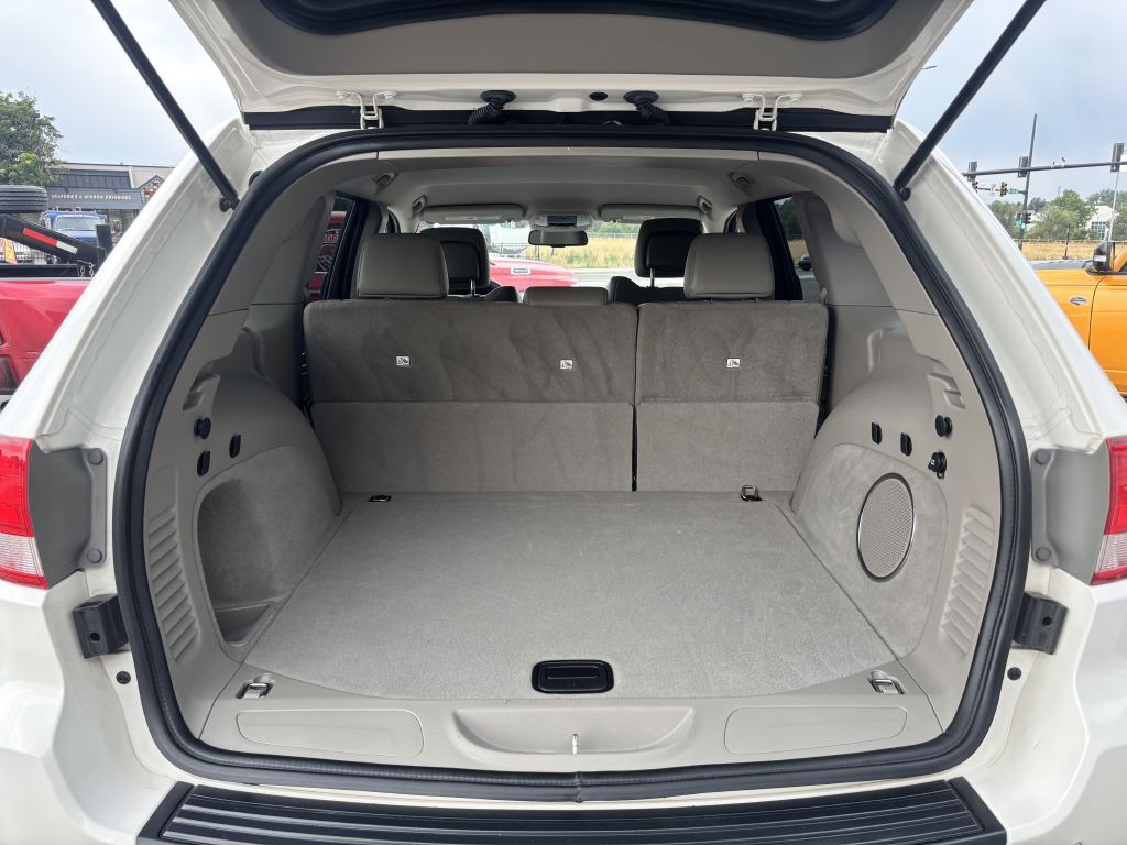 2011 Jeep Grand Cherokee Image 25