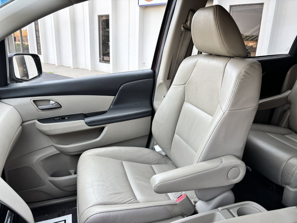 2013 Honda Odyssey Image 14
