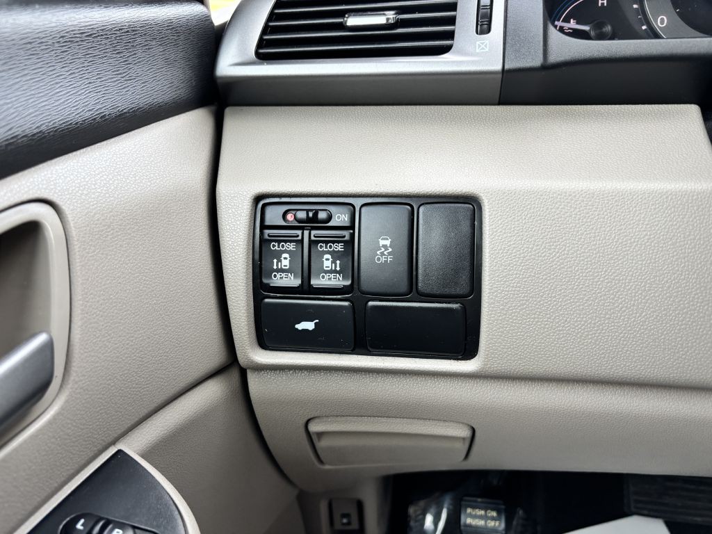 2013 Honda Odyssey Image 25
