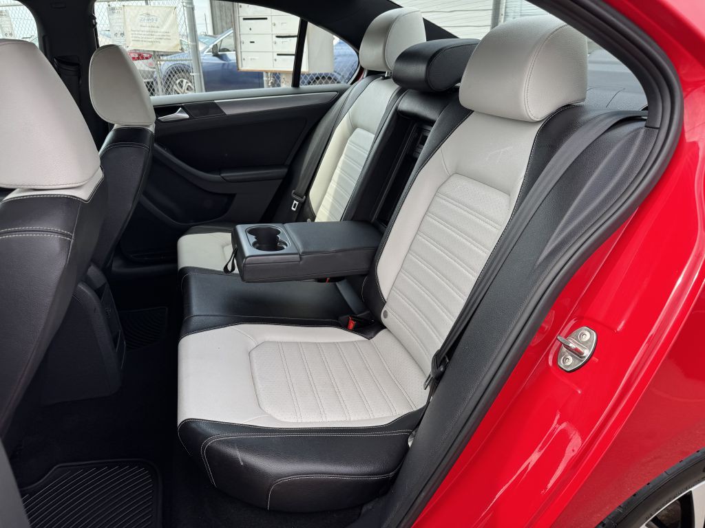 2016 Volkswagen Jetta Image 16