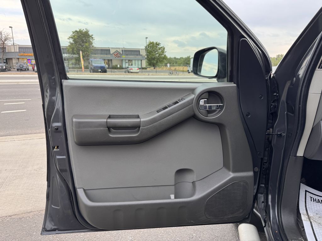 2013 Nissan Xterra Image 16