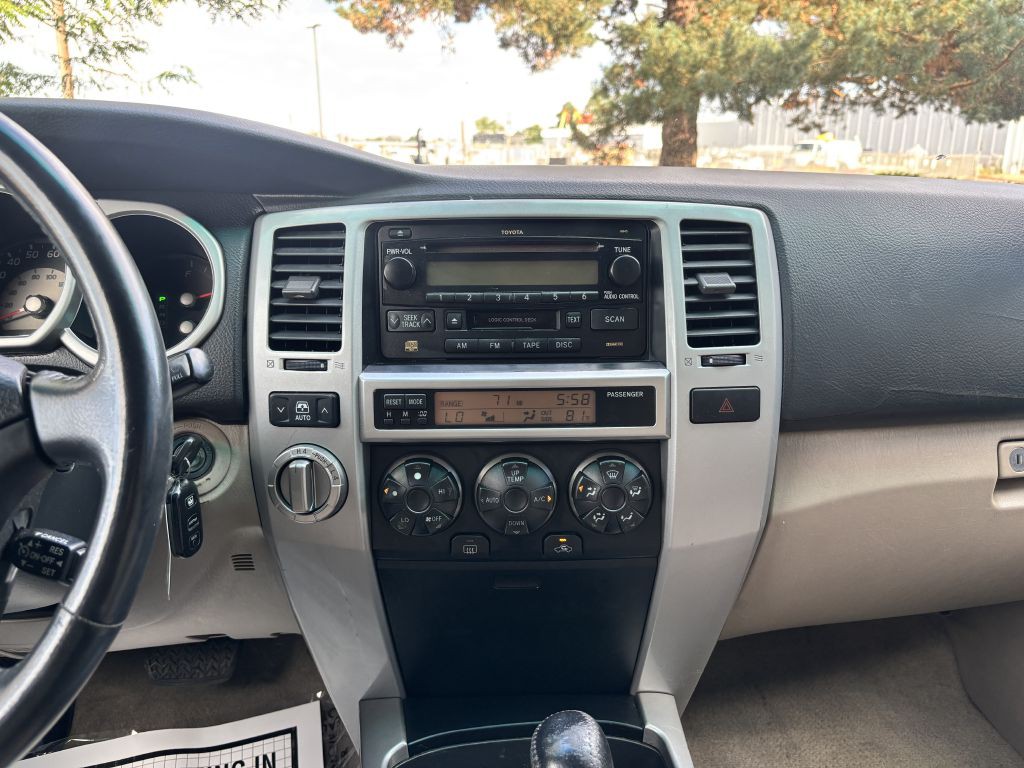 2004 Toyota 4Runner Image 19