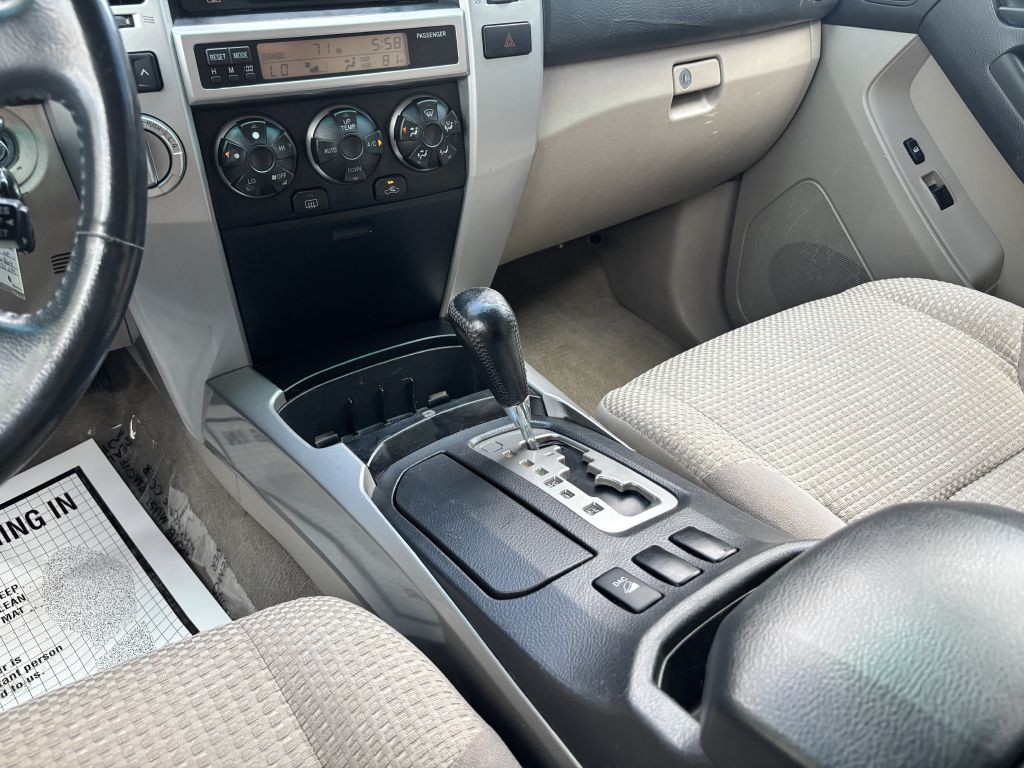 2004 Toyota 4Runner Image 20
