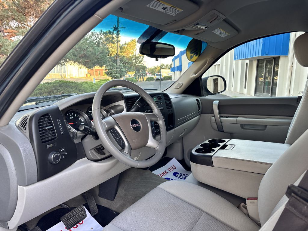 2011 GMC Sierra 1500 Image 10