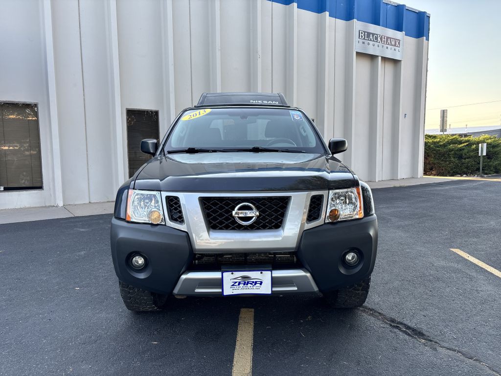 2013 Nissan Xterra Image 2