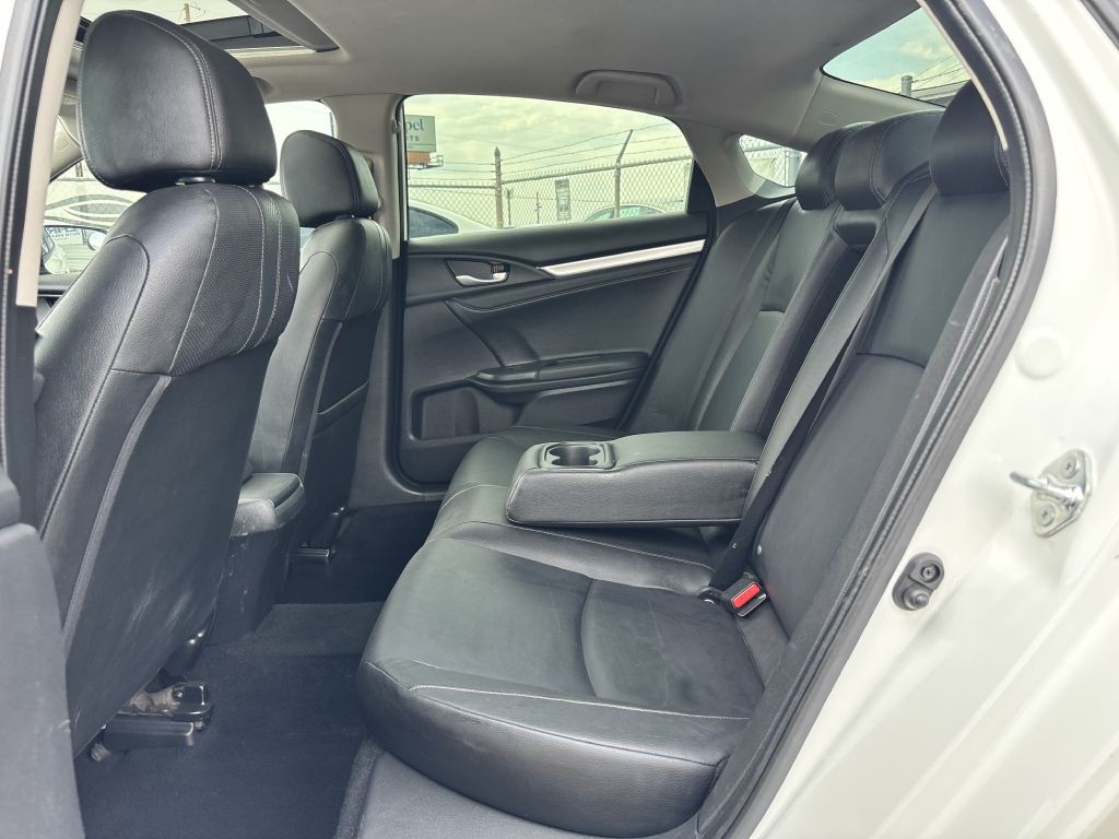 2018 Honda Civic Image 16