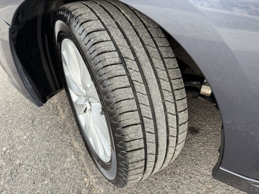 2015 Subaru Legacy Image 28