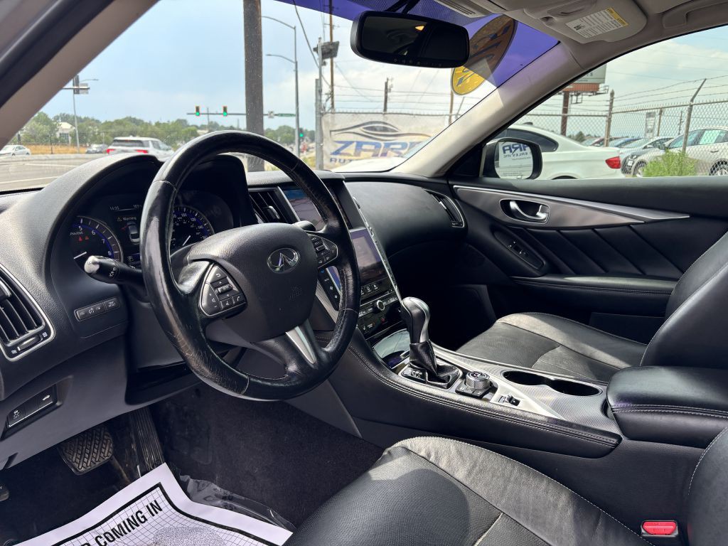 2015 INFINITI Q50 Image 11