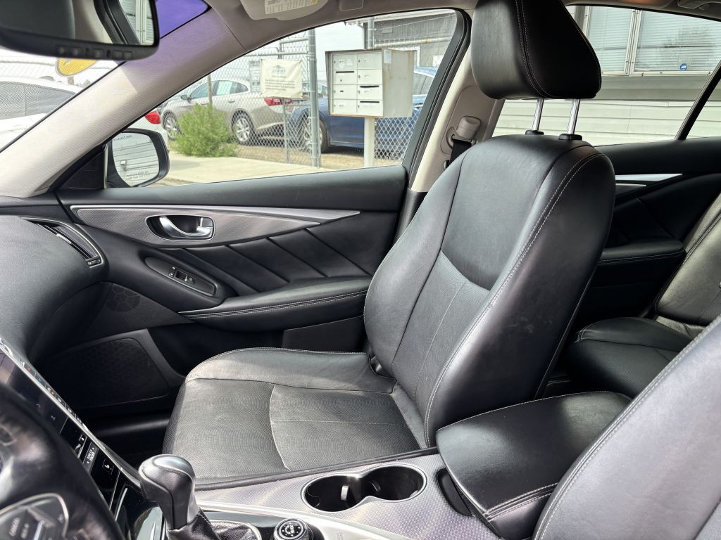 2015 INFINITI Q50 Image 14