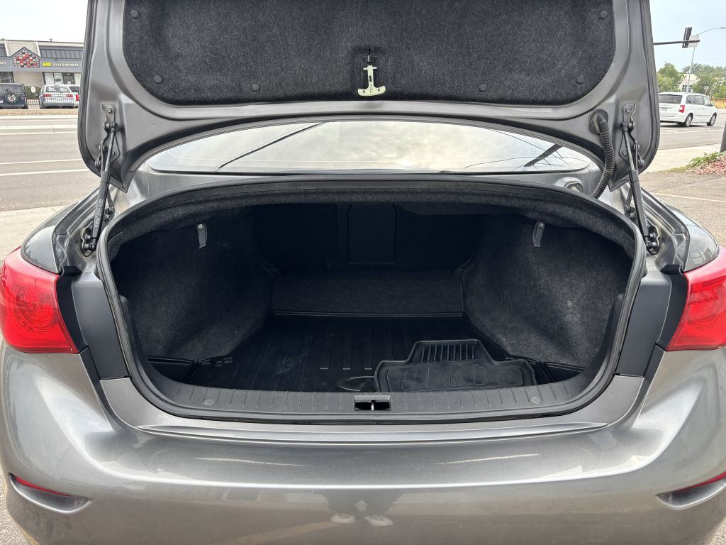 2015 INFINITI Q50 Image 28