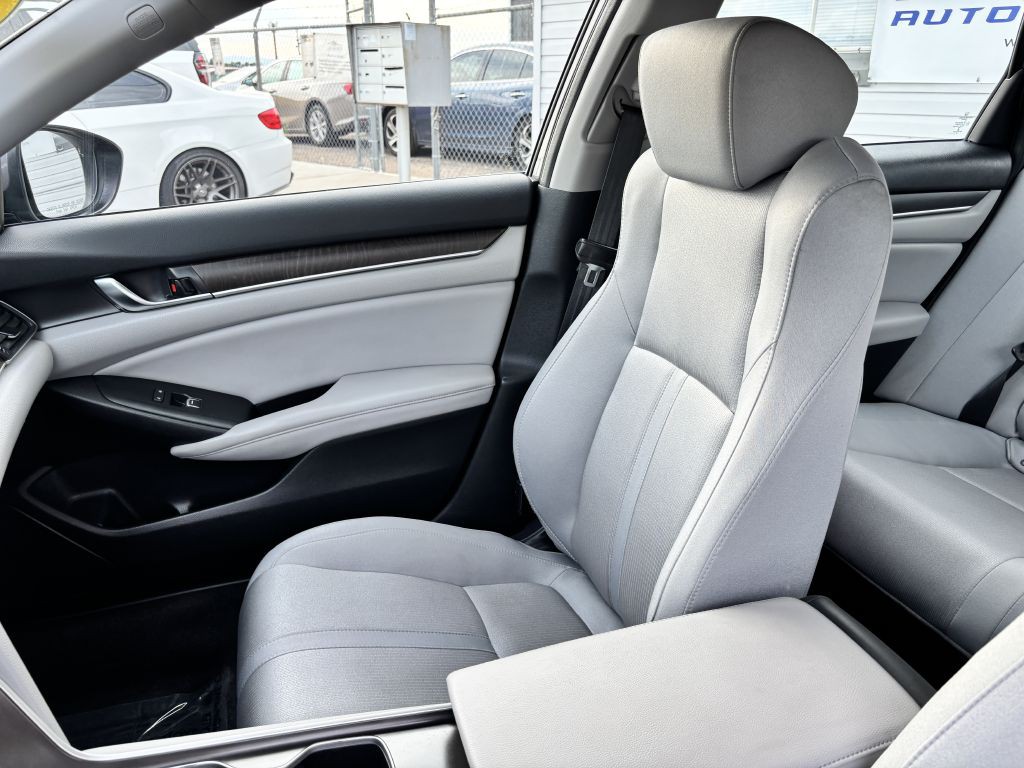 2018 Honda Accord Image 14