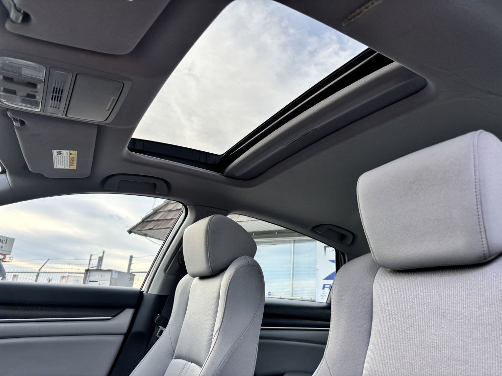 2018 Honda Accord Image 15