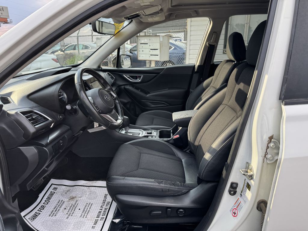 2019 Subaru Forester Image 12