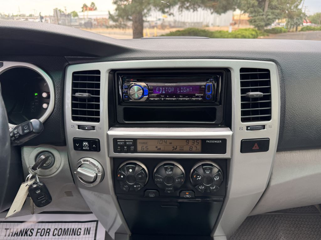 2004 Toyota 4Runner Image 18