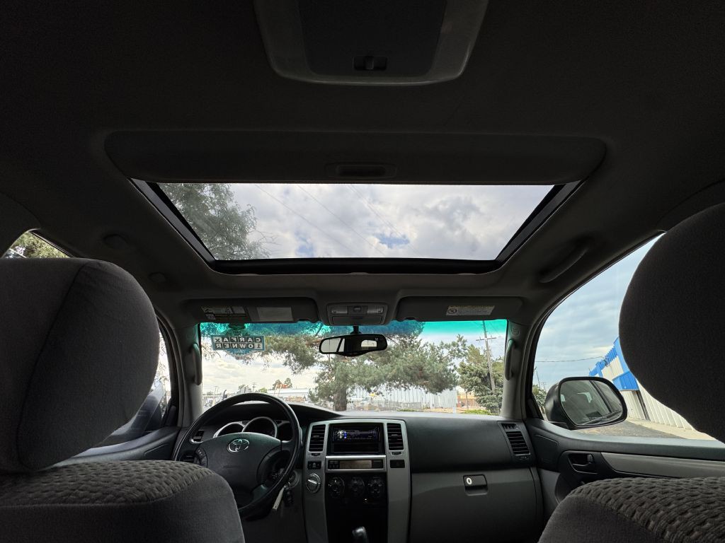 2004 Toyota 4Runner Image 22
