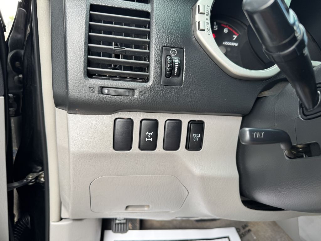 2004 Toyota 4Runner Image 23