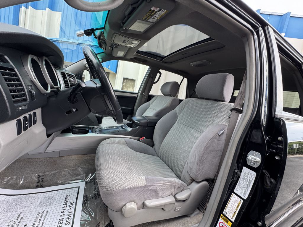 2004 Toyota 4Runner Image 25