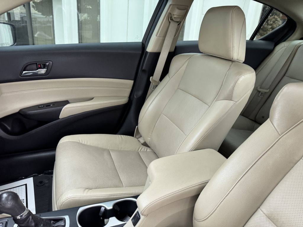 2016 Acura ILX Image 13
