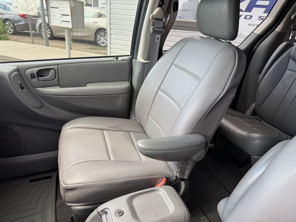 2007 Dodge Grand Caravan Image 13