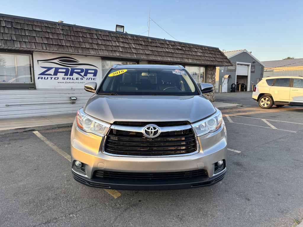 2016 Toyota Highlander Image 2