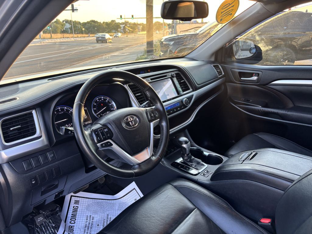 2016 Toyota Highlander Image 11