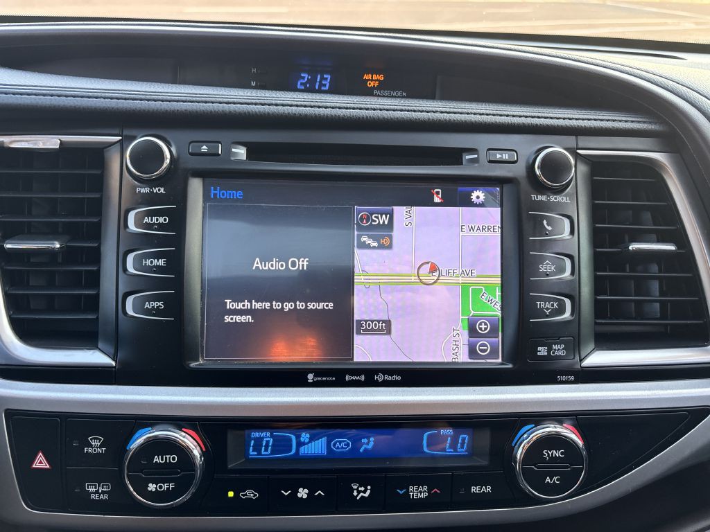2016 Toyota Highlander Image 28