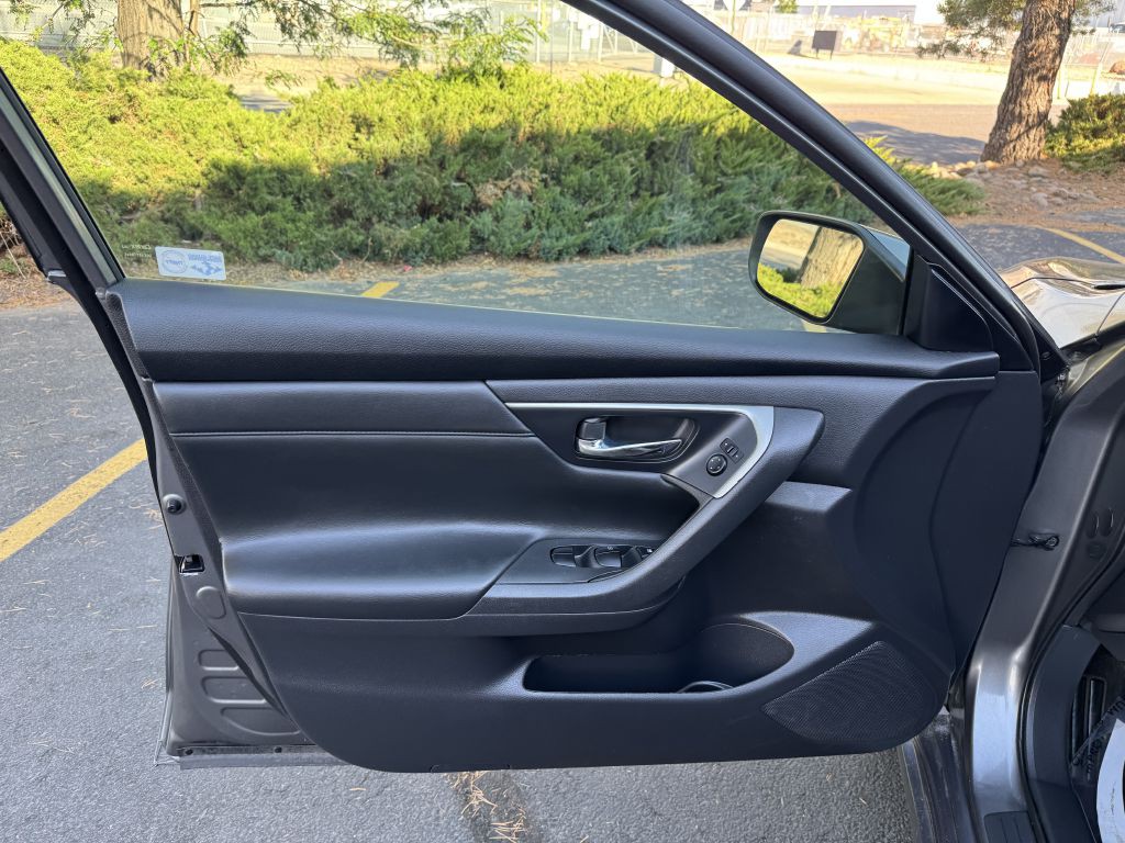 2015 Nissan Altima Image 15