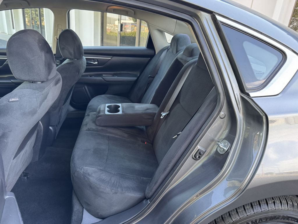 2015 Nissan Altima Image 16