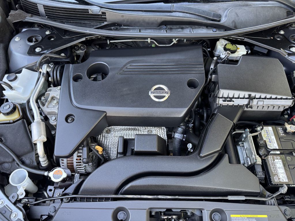 2015 Nissan Altima Image 25