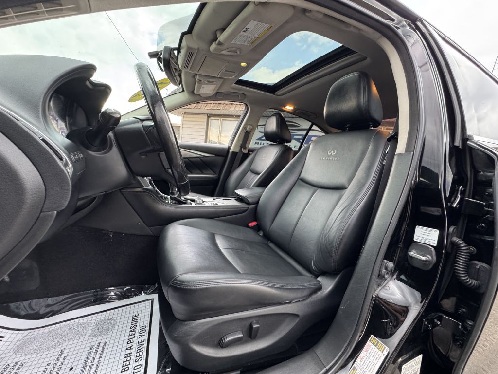 2014 INFINITI Q50 Image 25