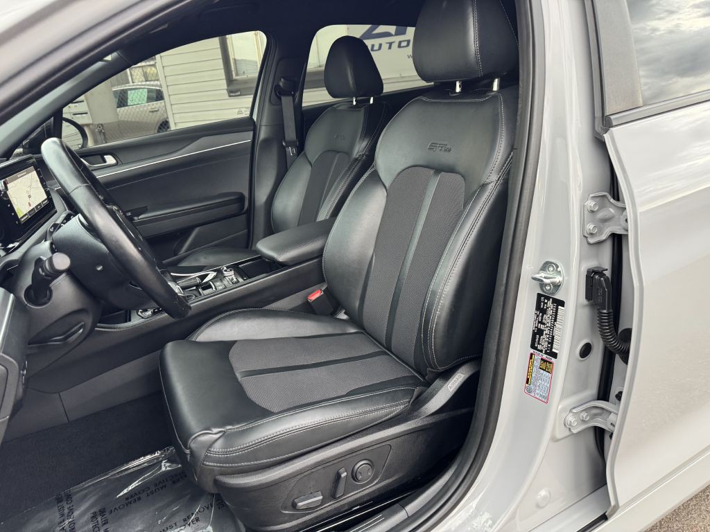 2024 Kia K5 Image 12