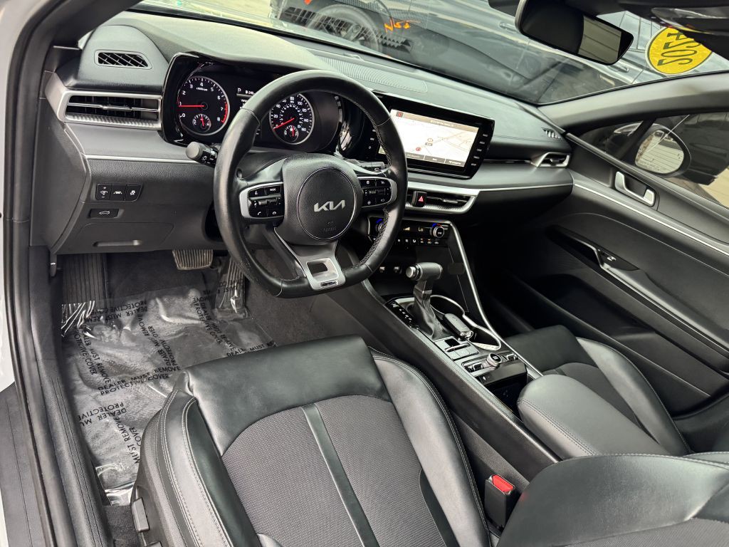 2024 Kia K5 Image 16