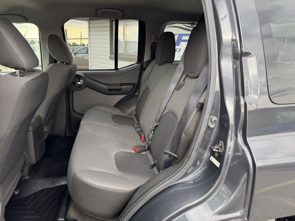 2012 Nissan Xterra Image 16