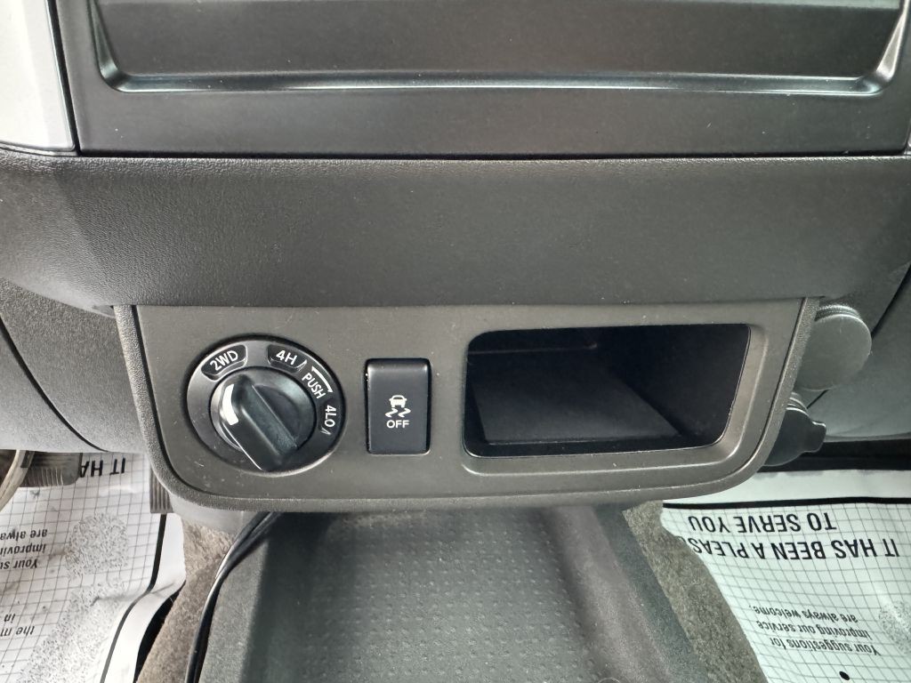 2012 Nissan Xterra Image 23