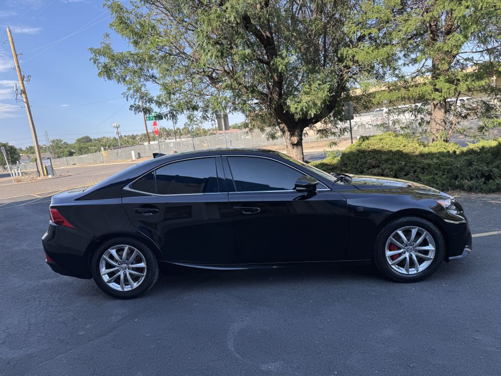 2015 Lexus IS 350 Image 8