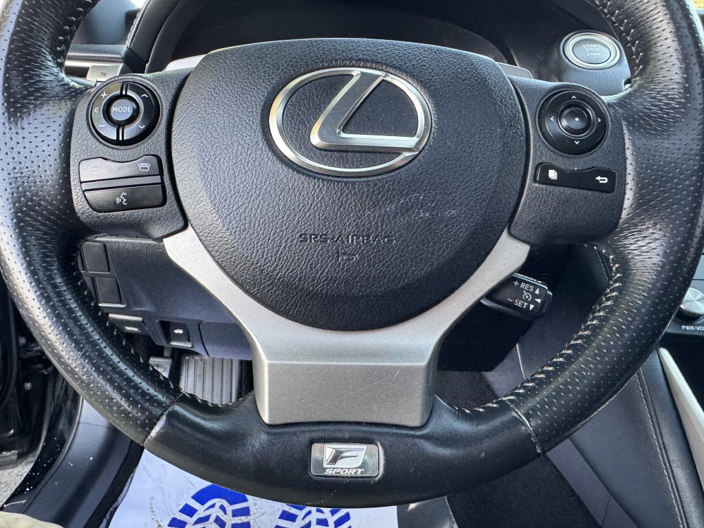 2015 Lexus IS 350 Image 29
