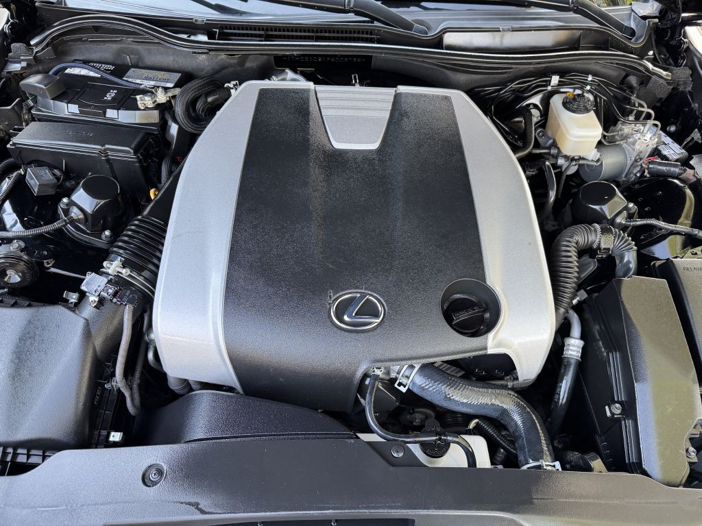 2015 Lexus IS 350 Image 30